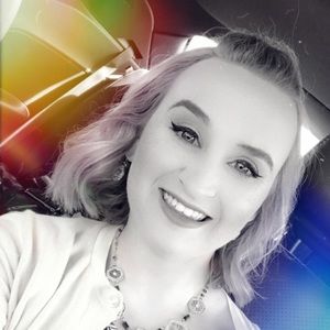 Meet your Posher, Anya